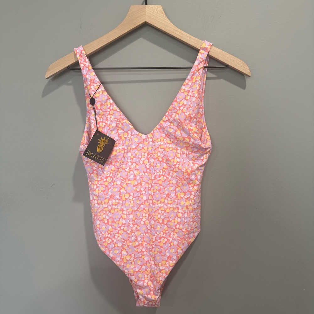Skatie Pink‎ Floral Amanda One piece Size XS